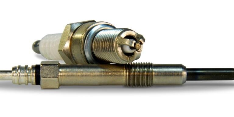 Spark plugs vs Glow plugs